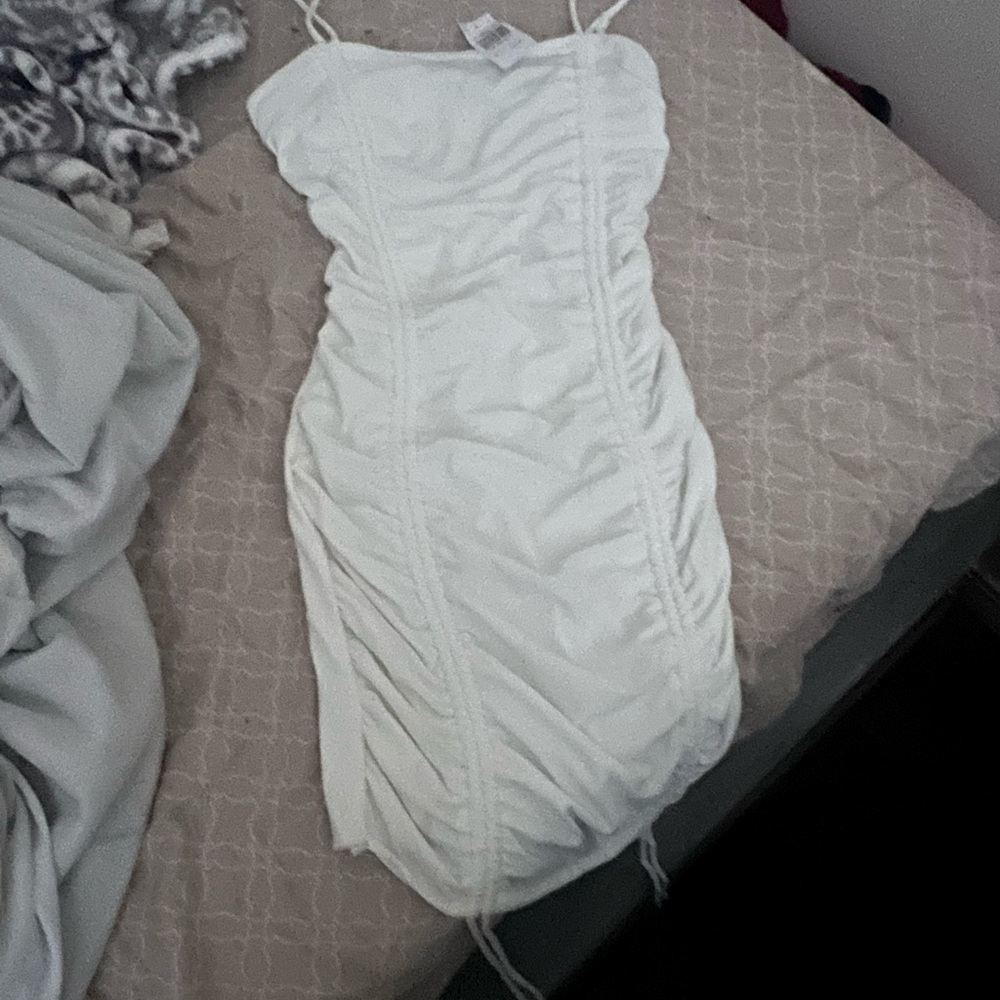 White dress by iris